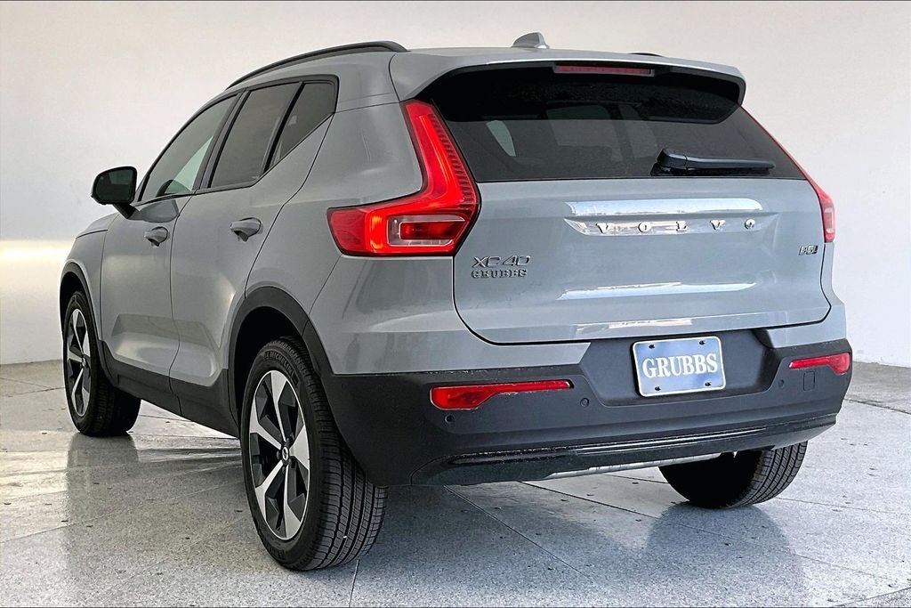 2026 Volvo XC40 B5 Plus
