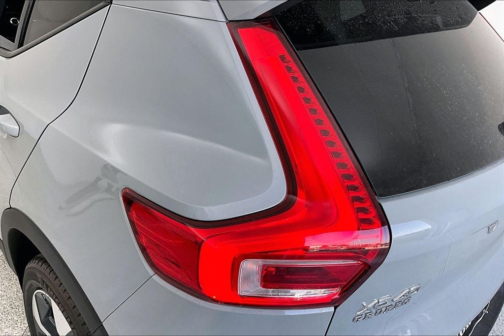 2026 Volvo XC40 B5 Plus