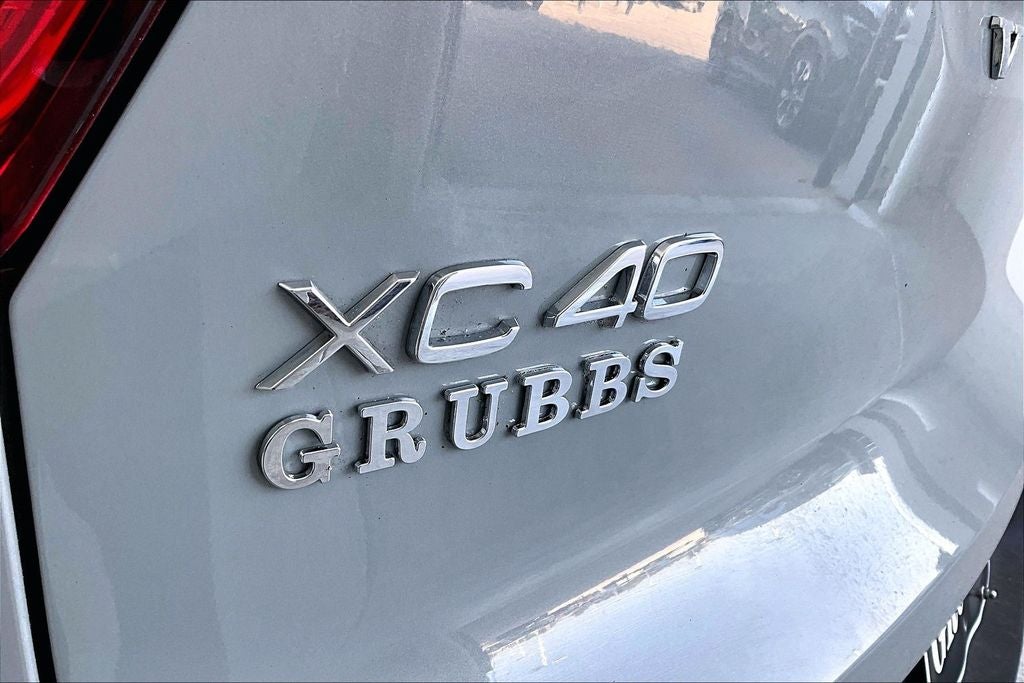 2026 Volvo XC40 B5 Plus
