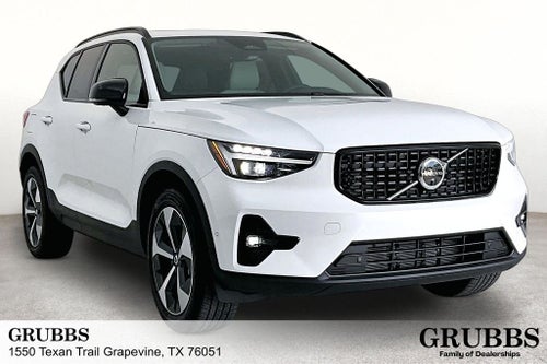 2026 Volvo XC40 B5 Plus