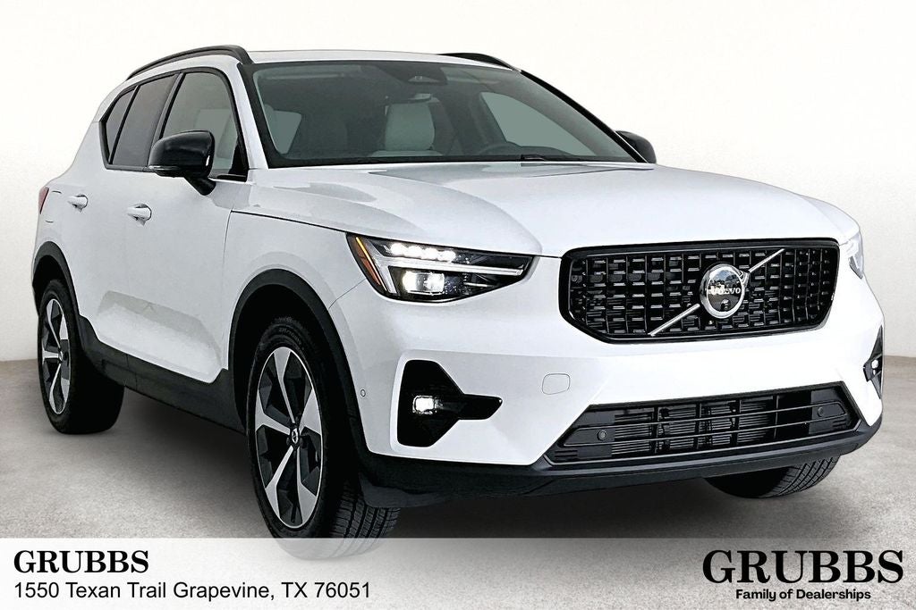 2026 Volvo XC40 B5 Plus