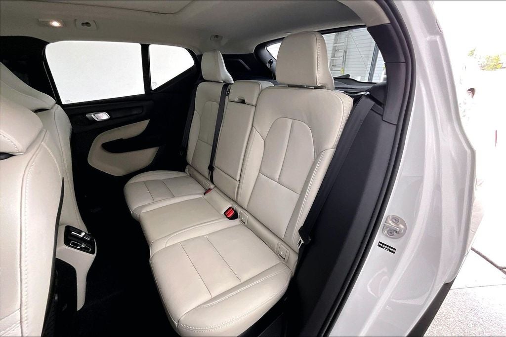 2026 Volvo XC40 B5 Plus