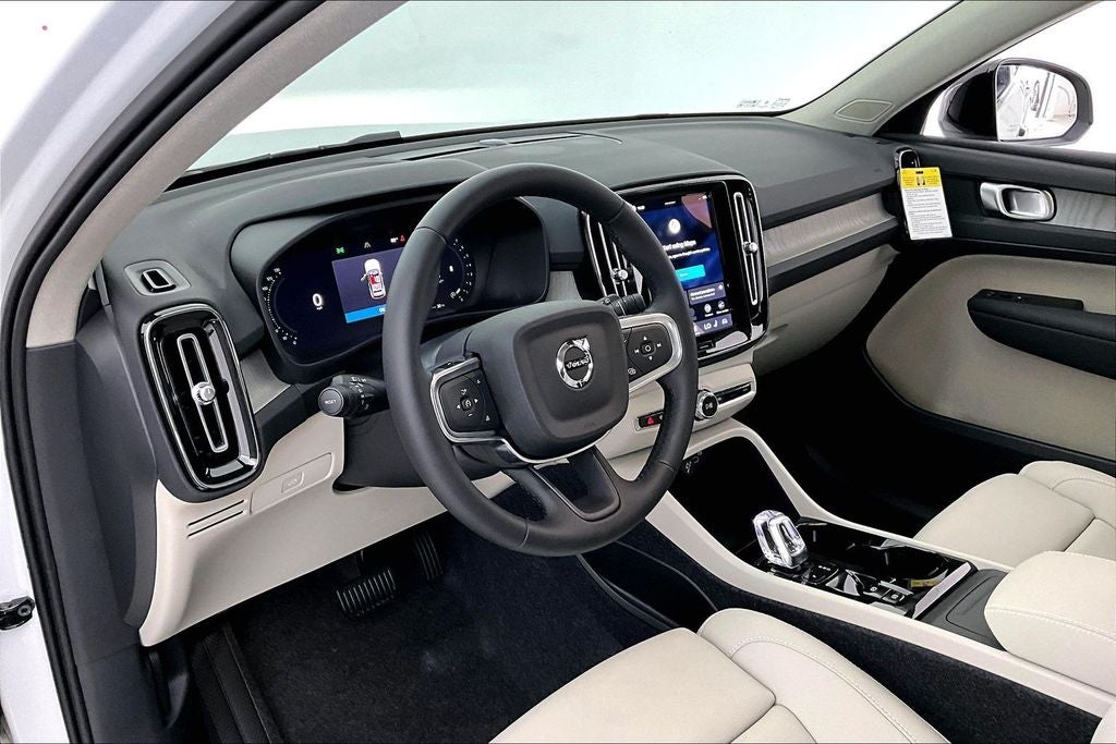 2026 Volvo XC40 B5 Plus