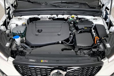 2026 Volvo XC40 B5 Plus