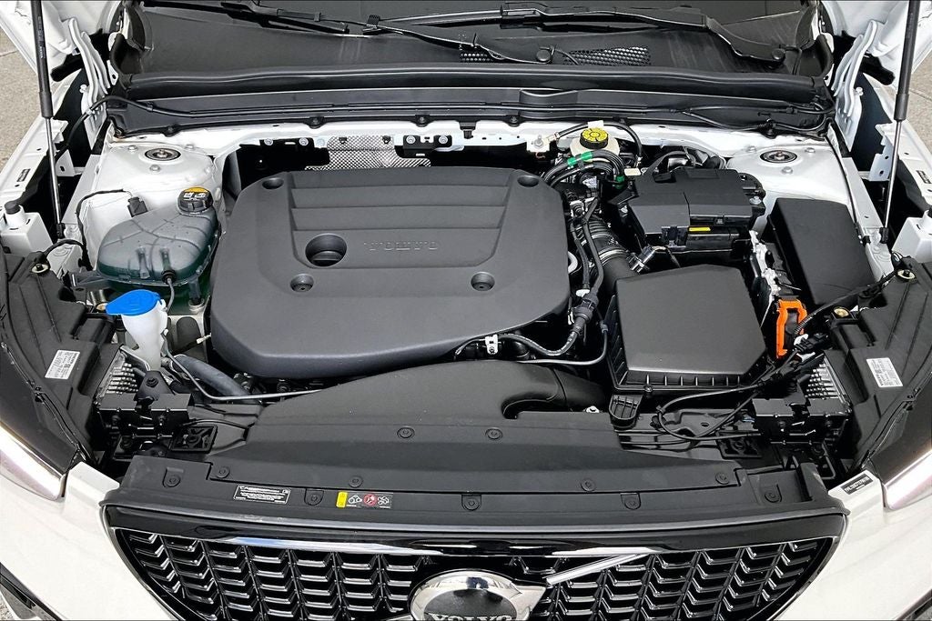 2026 Volvo XC40 B5 Plus