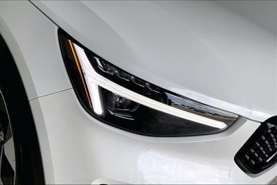 2026 Volvo XC40 B5 Plus