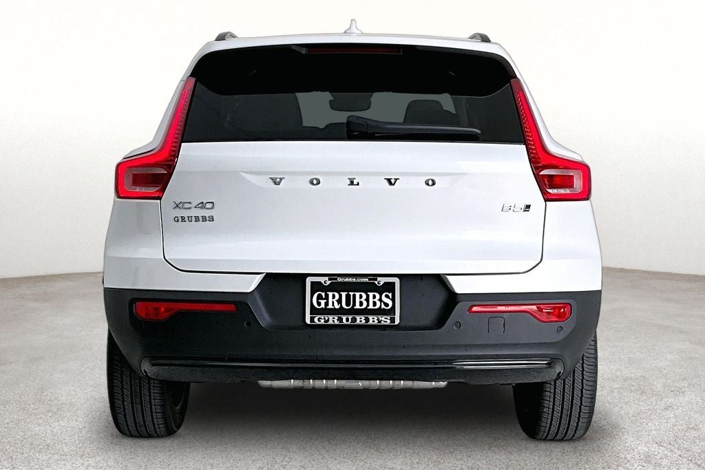 2026 Volvo XC40 B5 Plus