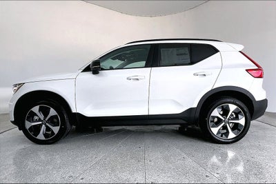 2026 Volvo XC40 B5 Plus