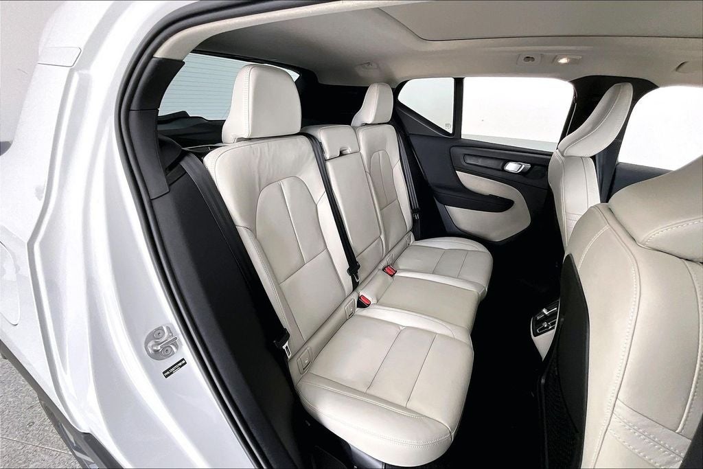 2026 Volvo XC40 B5 Plus