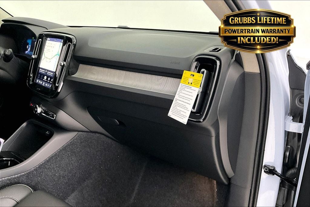 2026 Volvo XC40 B5 Plus