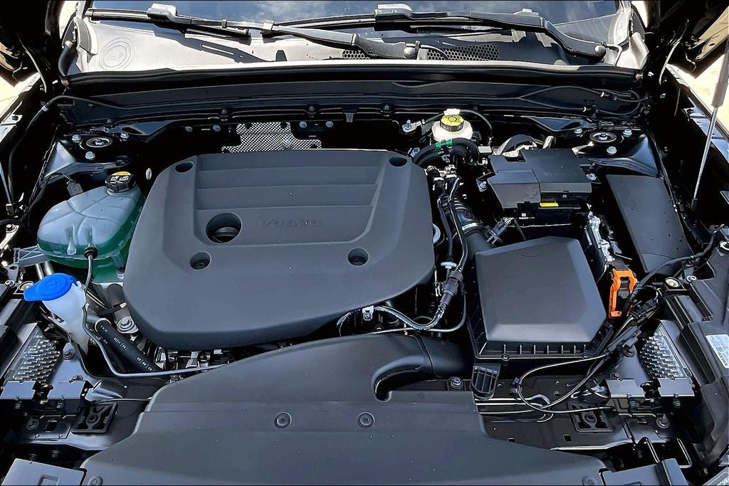 2026 Volvo XC40 B5 Plus