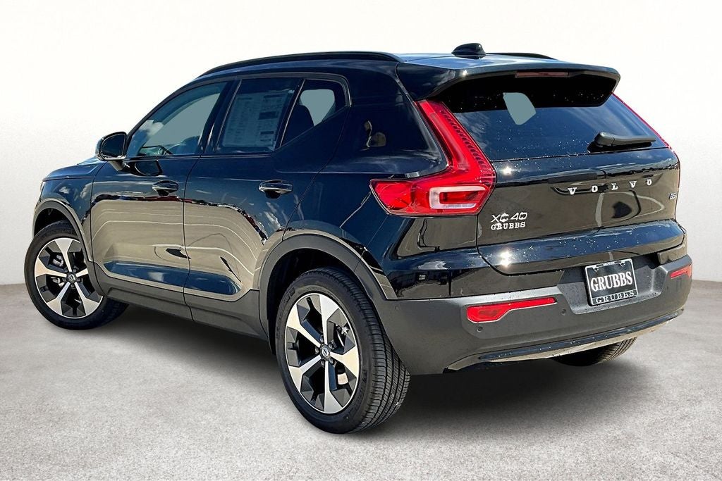 2026 Volvo XC40 B5 Plus