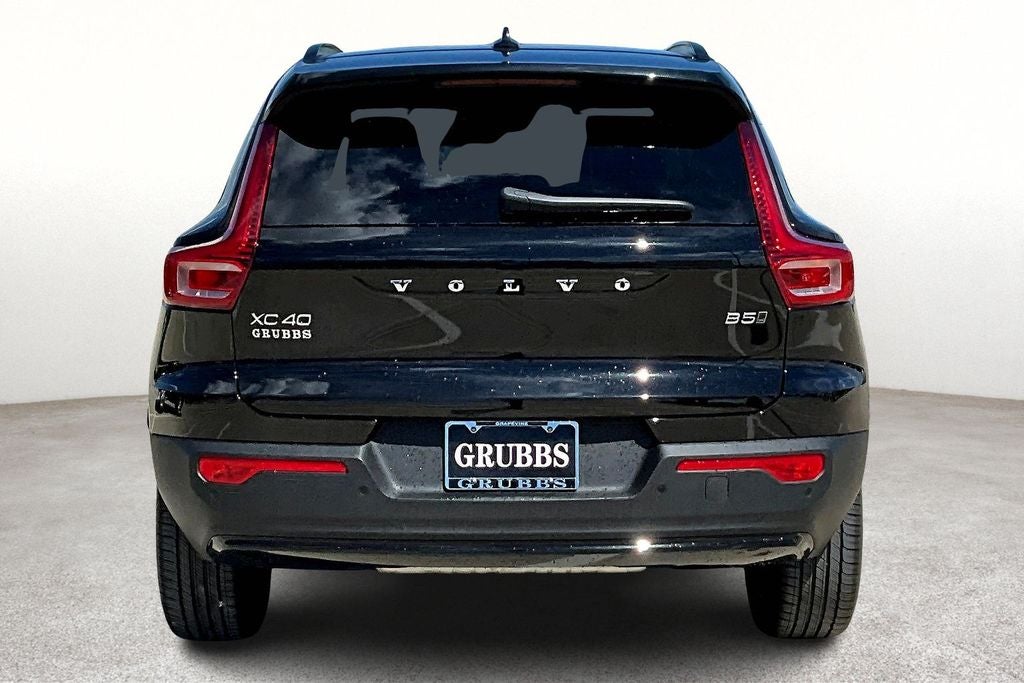 2026 Volvo XC40 B5 Plus