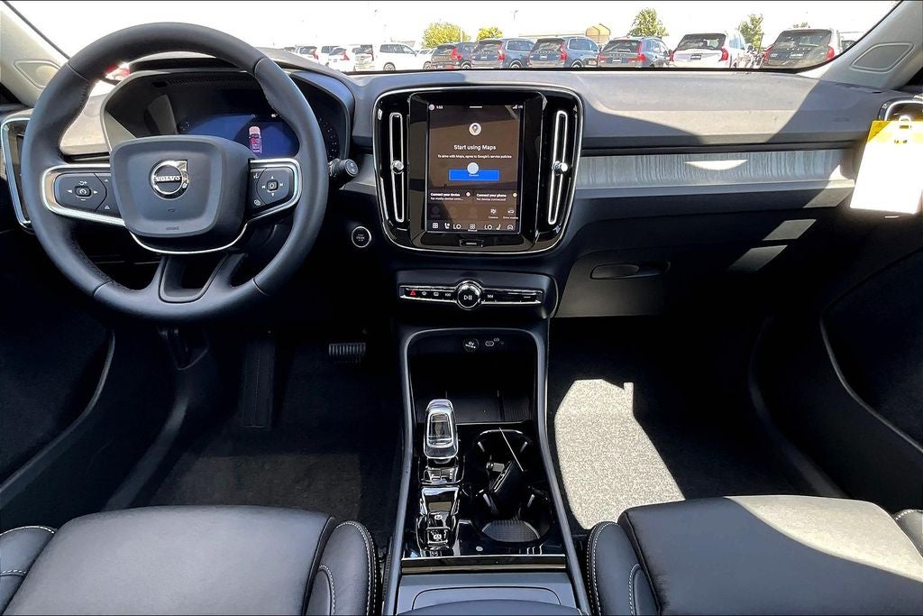 2026 Volvo XC40 B5 Plus