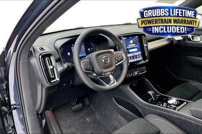 2026 Volvo XC40 B5 Ultra Black Edition