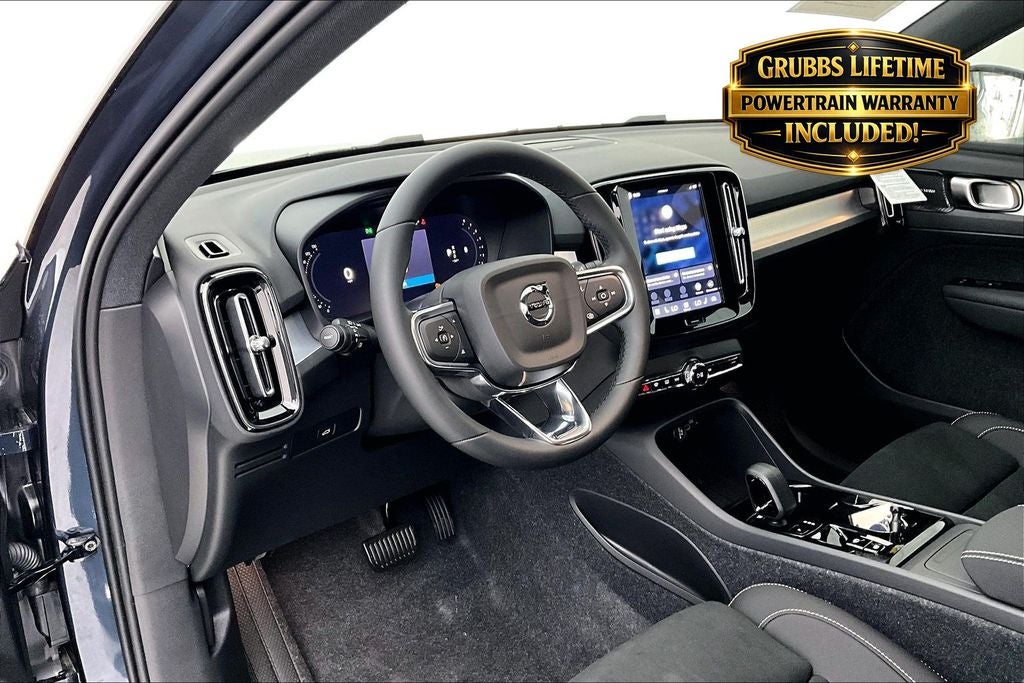 2026 Volvo XC40 B5 Ultra Black Edition