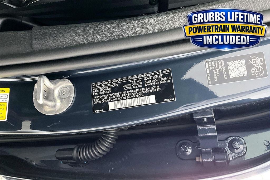 2026 Volvo XC40 B5 Ultra Black Edition