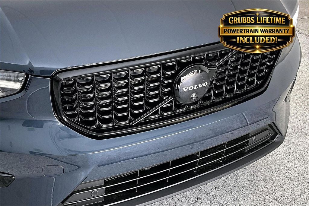 2026 Volvo XC40 B5 Ultra Black Edition