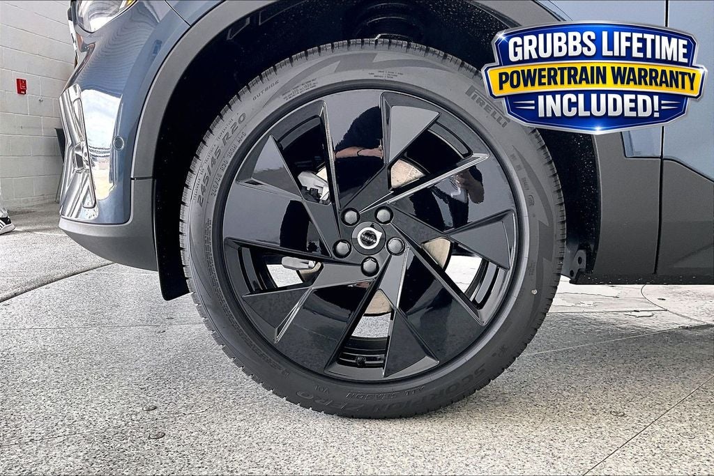 2026 Volvo XC40 B5 Ultra Black Edition