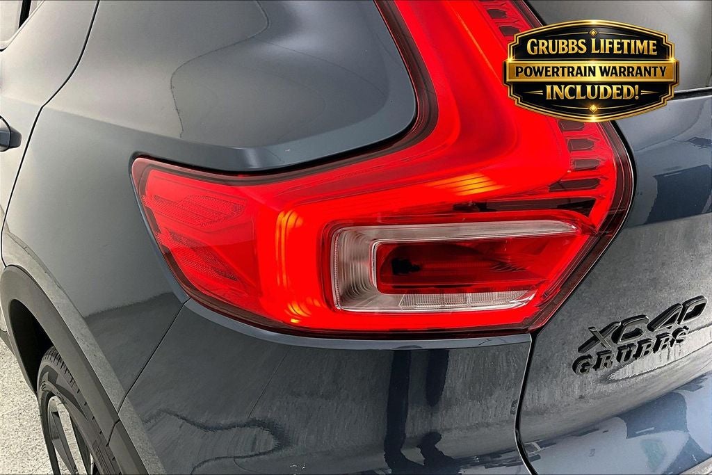 2026 Volvo XC40 B5 Ultra Black Edition