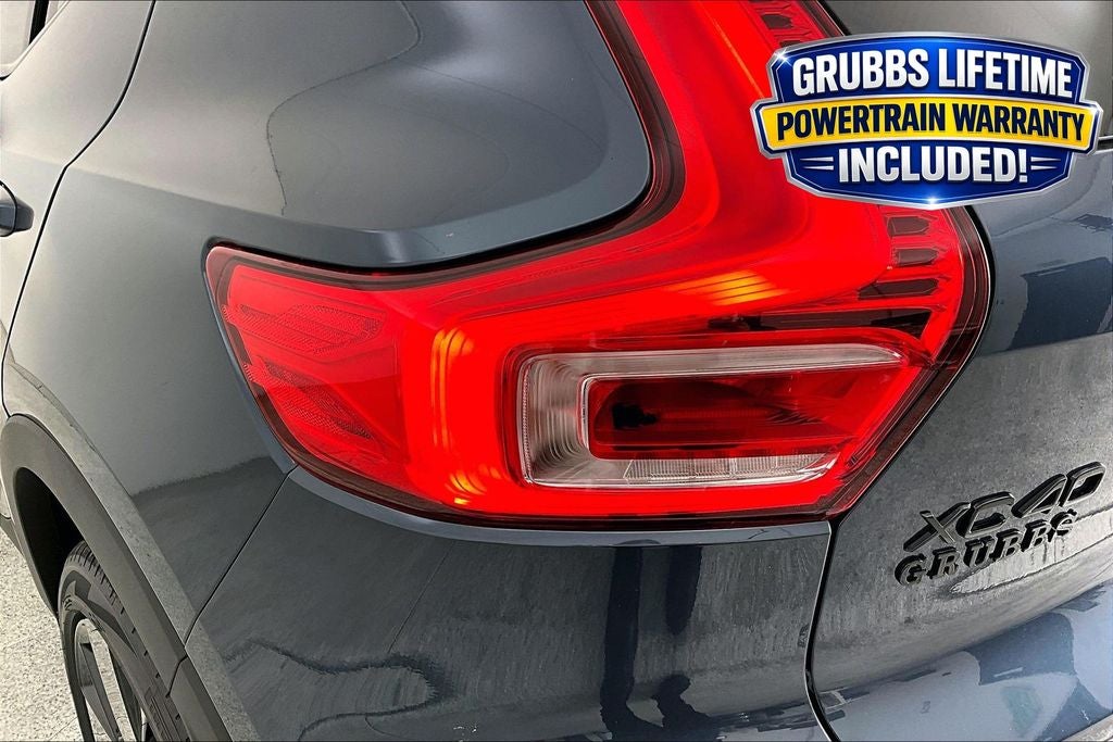 2026 Volvo XC40 B5 Ultra Black Edition