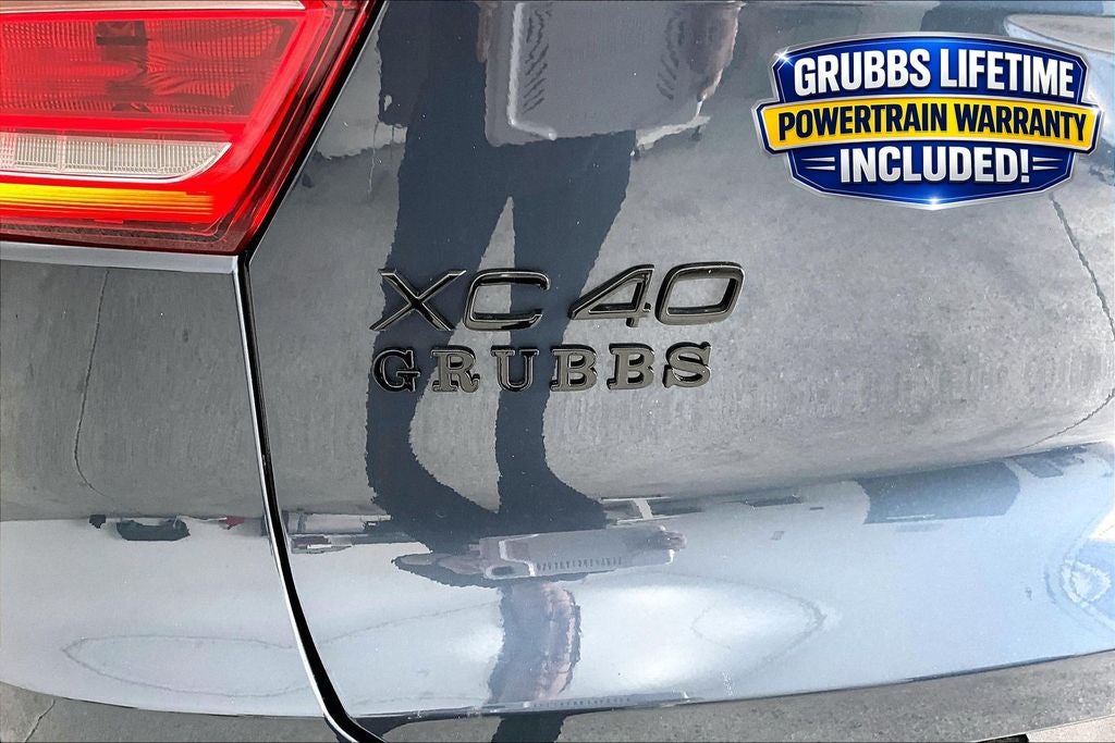 2026 Volvo XC40 B5 Ultra Black Edition