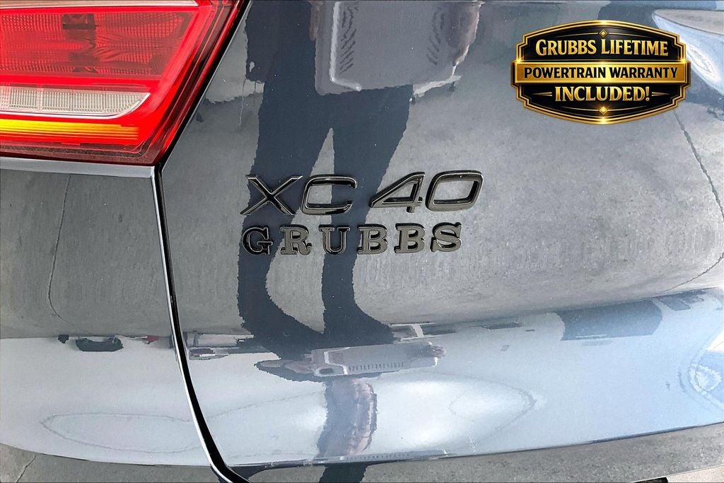 2026 Volvo XC40 B5 Ultra Black Edition