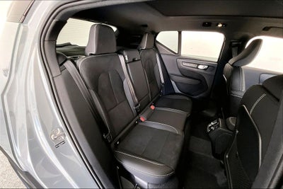 2026 Volvo XC40 B5 Ultra Black Edition