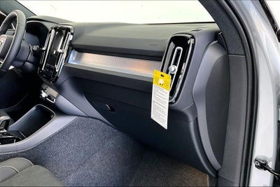 2026 Volvo XC40 B5 Ultra Black Edition
