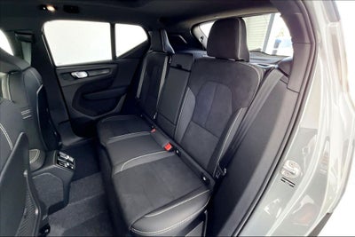 2026 Volvo XC40 B5 Ultra Black Edition