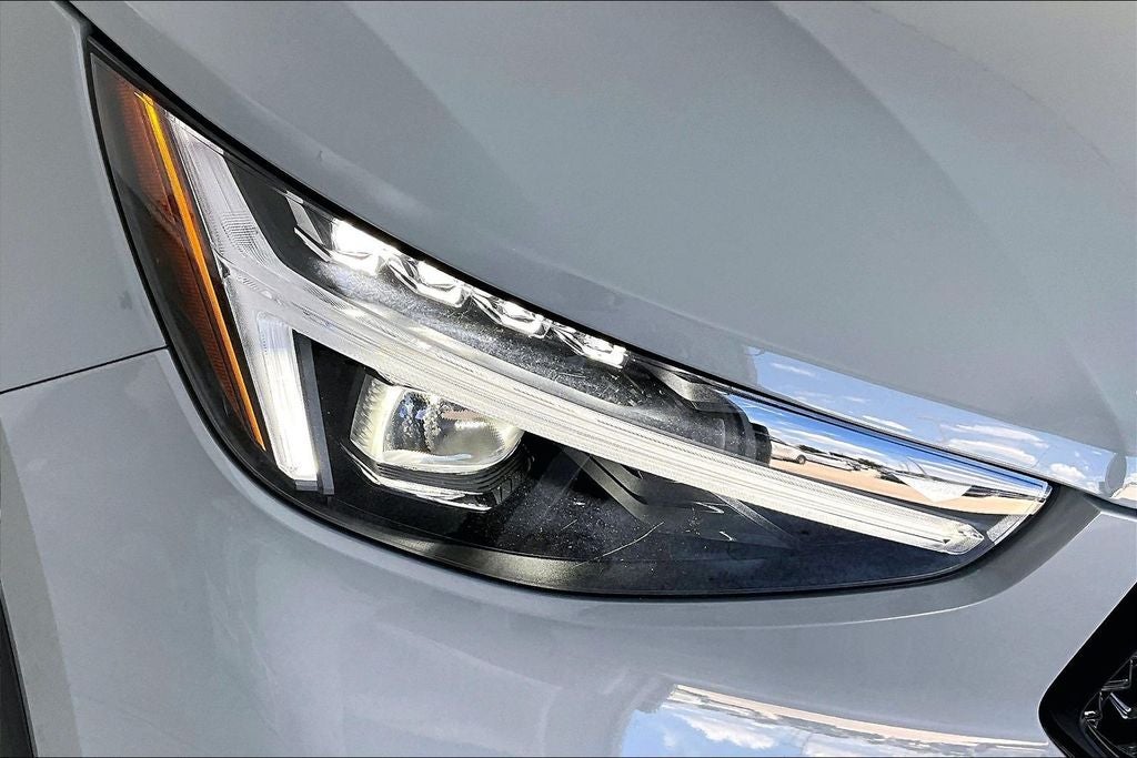 2026 Volvo XC40 B5 Ultra Black Edition