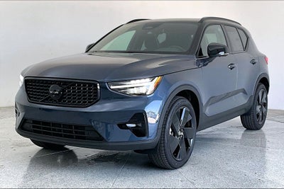 2026 Volvo XC40 B5 Ultra Black Edition