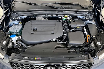 2026 Volvo XC40 B5 Ultra Black Edition