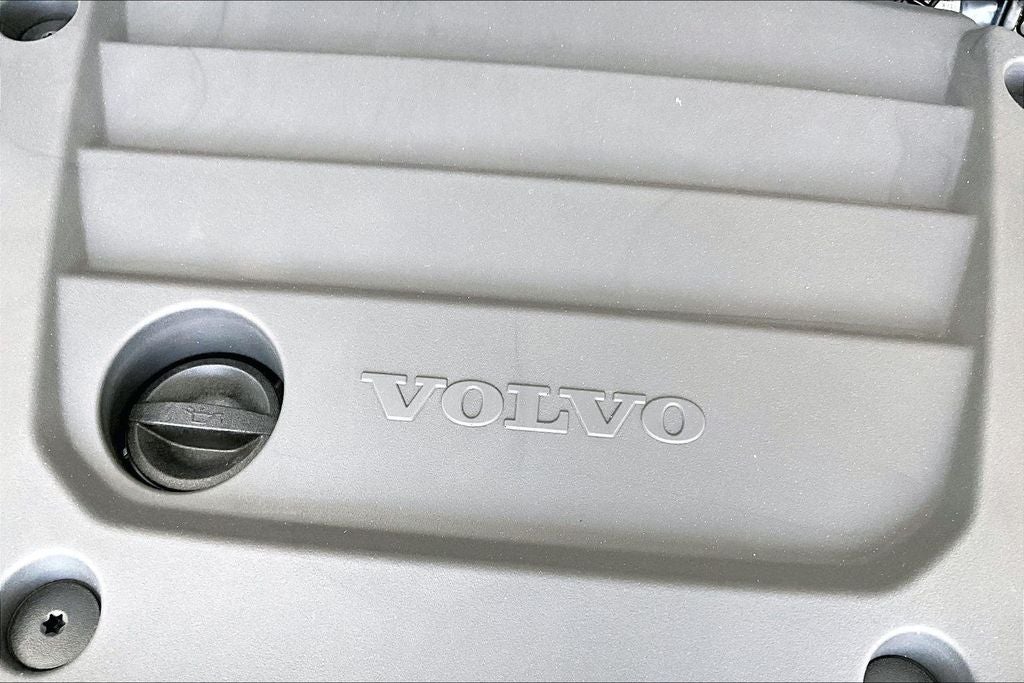 2026 Volvo XC40 B5 Ultra Black Edition