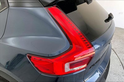 2026 Volvo XC40 B5 Ultra Black Edition