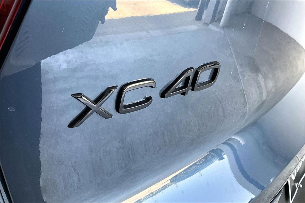 2026 Volvo XC40 B5 Ultra Black Edition