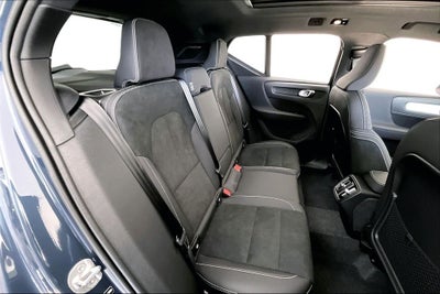 2026 Volvo XC40 B5 Ultra Black Edition