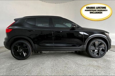 2026 Volvo XC40 B5 Ultra Black Edition