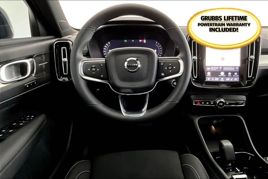 2026 Volvo XC40 B5 Ultra Black Edition