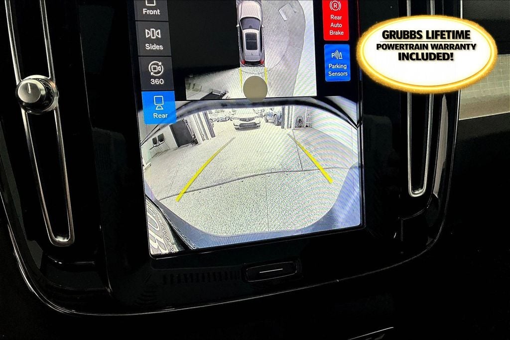 2026 Volvo XC40 B5 Ultra Black Edition