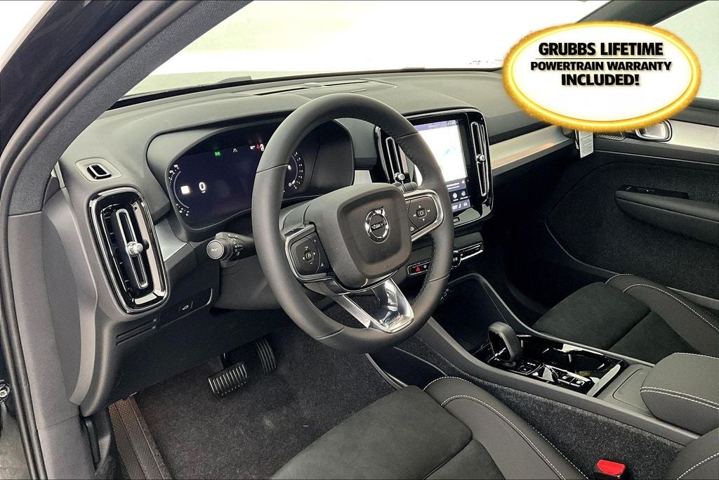 2026 Volvo XC40 B5 Ultra Black Edition