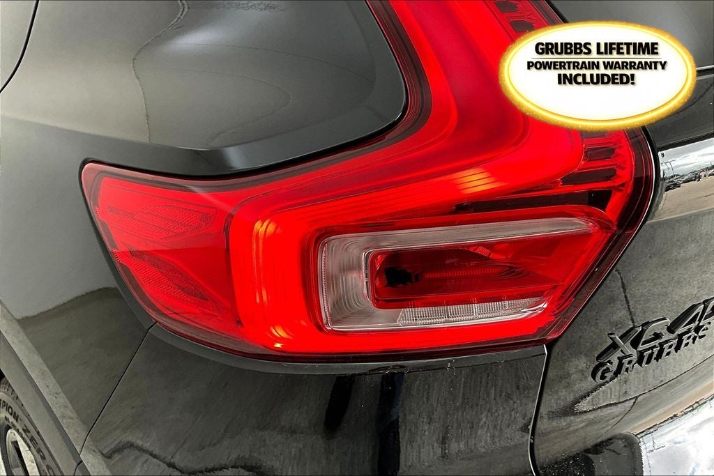 2026 Volvo XC40 B5 Ultra Black Edition