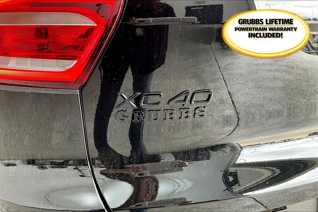 2026 Volvo XC40 B5 Ultra Black Edition