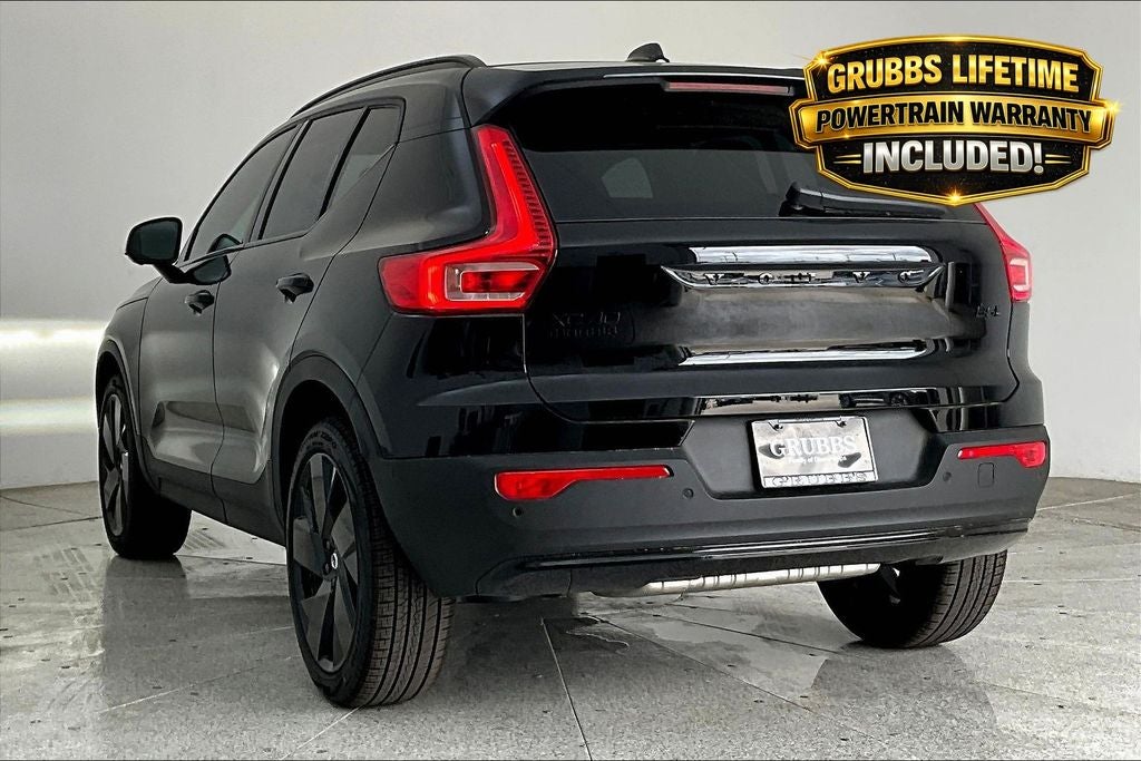 2026 Volvo XC40 B5 Ultra Black Edition