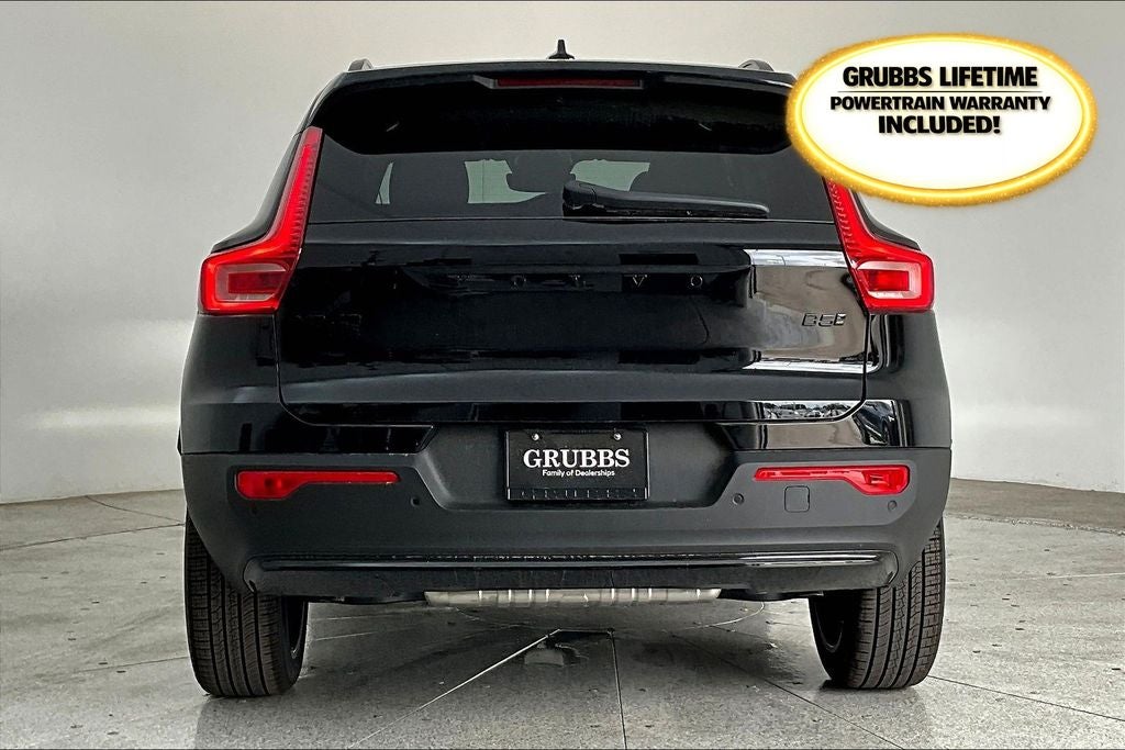 2026 Volvo XC40 B5 Ultra Black Edition