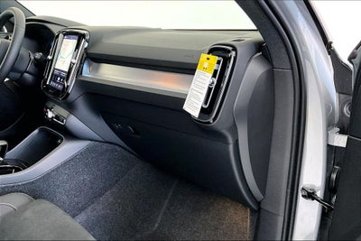 2026 Volvo XC40 B5 Ultra Black Edition