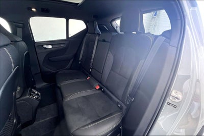2026 Volvo XC40 B5 Ultra Black Edition