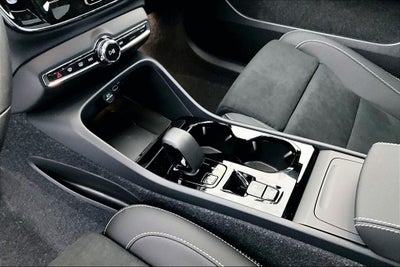 2026 Volvo XC40 B5 Ultra Black Edition