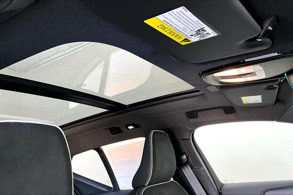 2026 Volvo XC40 B5 Ultra Black Edition