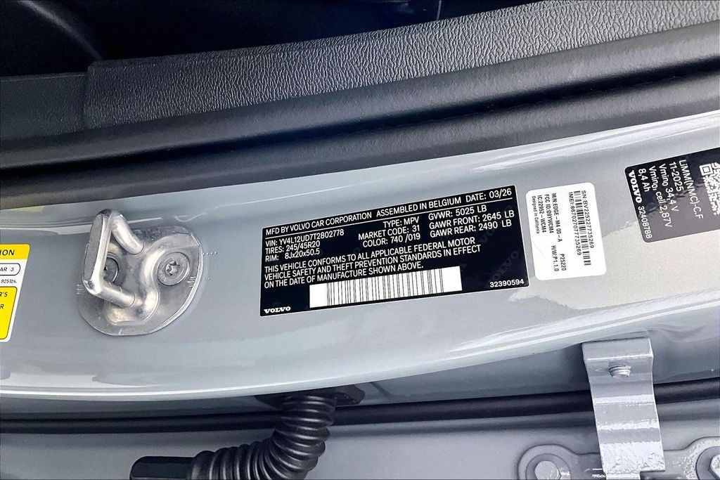 2026 Volvo XC40 B5 Ultra Black Edition